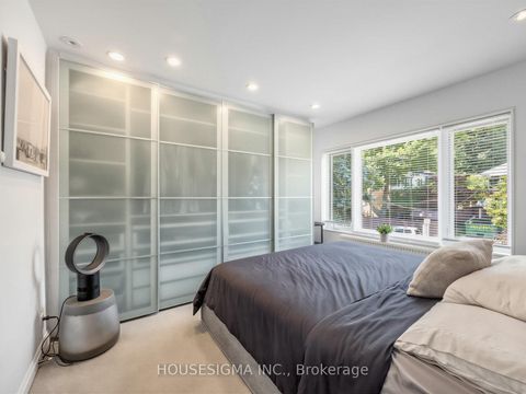 Photo 18 at 19 Parklea Drive, Leaside, Toronto