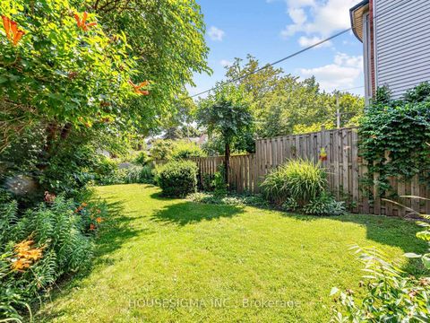 Photo 28 at 19 Parklea Drive, Leaside, Toronto