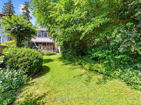 Photo 29 at 19 Parklea Drive, Leaside, Toronto