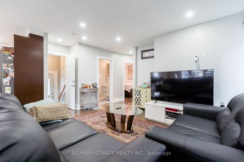 Photo 11 at 14 Nordale Crescent, Amesbury, Toronto
