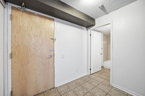 Photo 2 at 615 - 1050 The Queens Way, City Centre West, Toronto