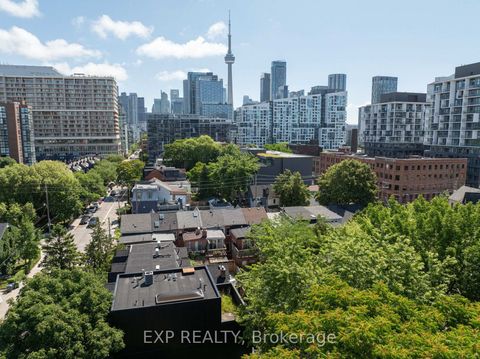 Photo 3 at 639 Wellington Street W, Niagara, Toronto