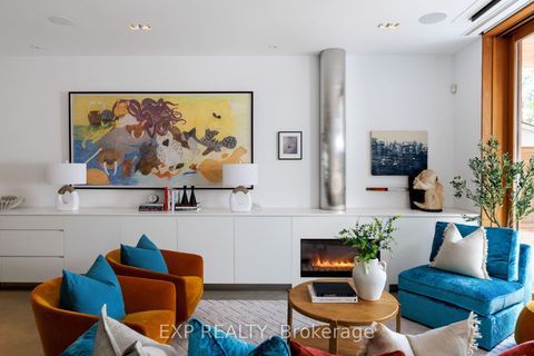 Photo 11 at 639 Wellington Street W, Niagara, Toronto