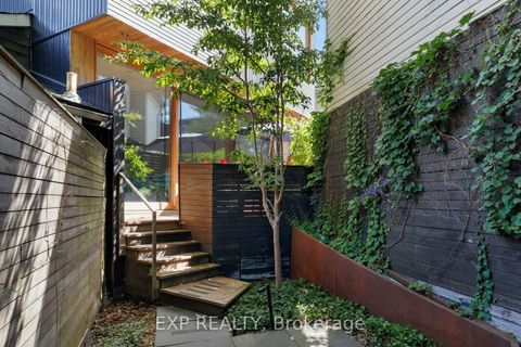 Photo 16 at 639 Wellington Street W, Niagara, Toronto