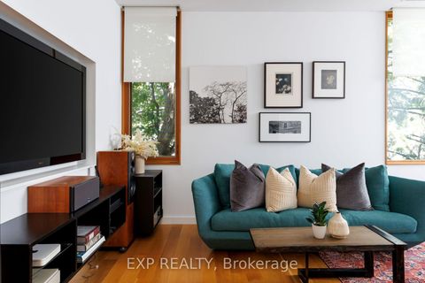 Photo 24 at 639 Wellington Street W, Niagara, Toronto