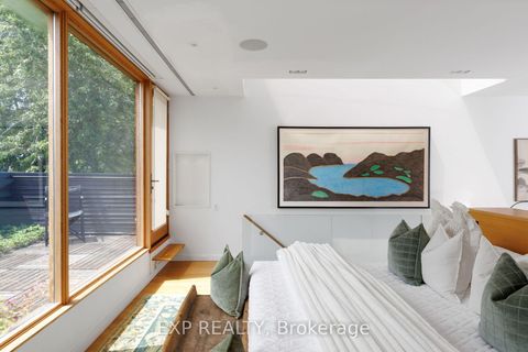 Photo 33 at 639 Wellington Street W, Niagara, Toronto