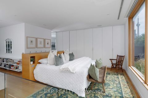 Photo 35 at 639 Wellington Street W, Niagara, Toronto