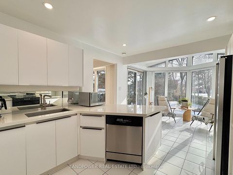 Photo 4 at 9 Alderdale Court, Don Mills, Toronto