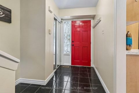 Photo 3 at 25 Whiteleas Avenue, Malvern, Toronto