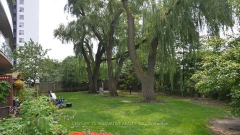 Photo 2 at 201 - 2464 Weston Road, Weston, Toronto