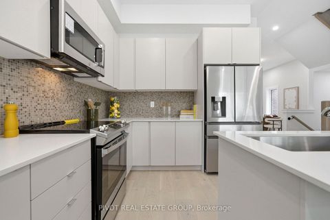 Photo 12 at 79 Danielle Moore Circle, Bendale, Toronto