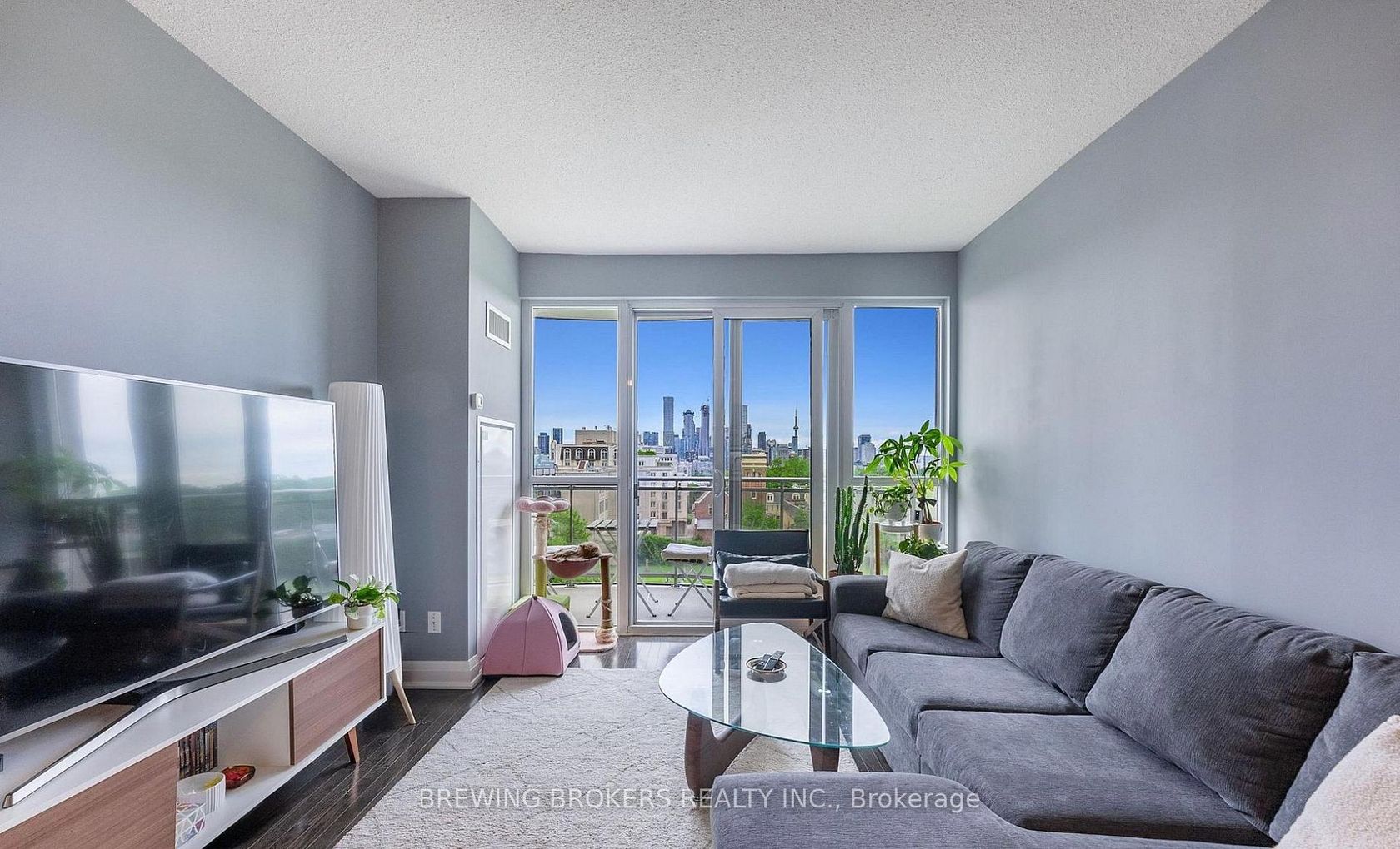 704 - 1430 Yonge Street, St. Clair, Toronto 