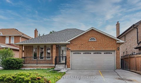 Photo 3 at 148 Castlehill Road, Maple, Vaughan