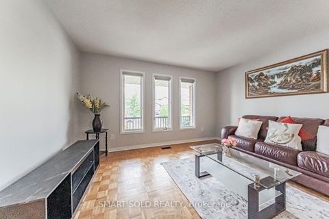 Photo 4 at 148 Castlehill Road, Maple, Vaughan