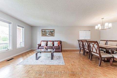 Photo 7 at 148 Castlehill Road, Maple, Vaughan