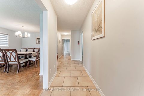 Photo 13 at 148 Castlehill Road, Maple, Vaughan