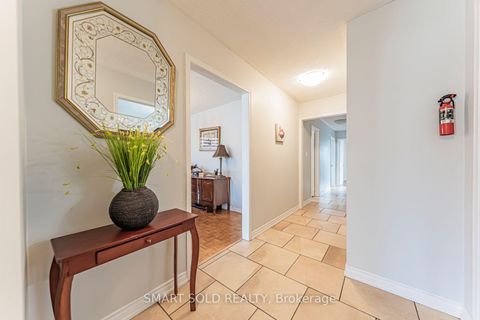 Photo 14 at 148 Castlehill Road, Maple, Vaughan