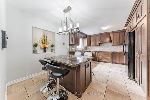Photo 16 at 148 Castlehill Road, Maple, Vaughan
