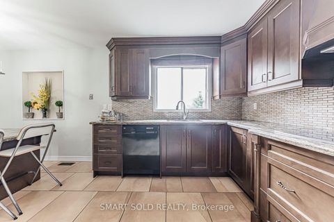Photo 22 at 148 Castlehill Road, Maple, Vaughan
