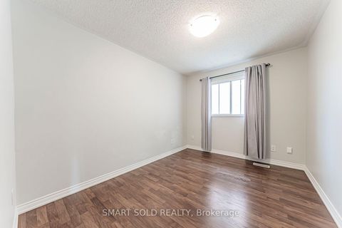 Photo 24 at 148 Castlehill Road, Maple, Vaughan