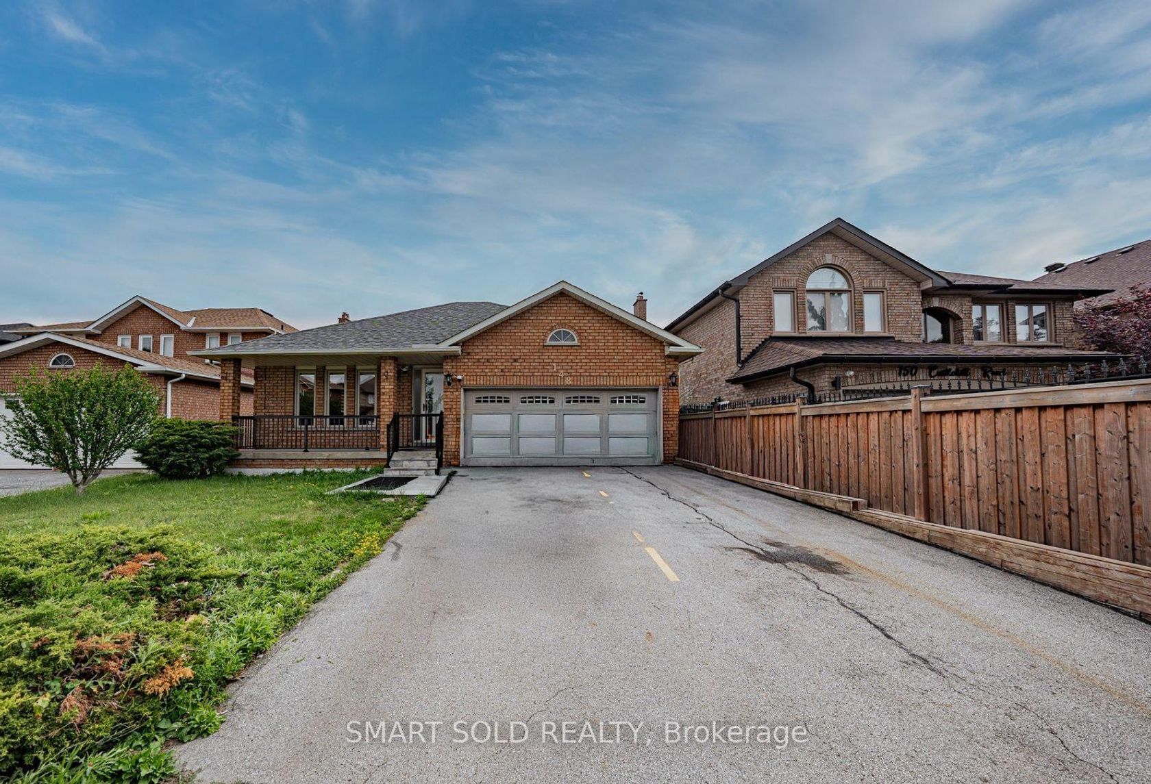 148 Castlehill Road, Maple, Vaughan photo number 2