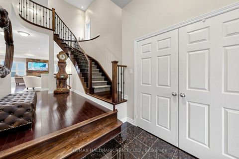 Photo 3 at 14 Kerr Lane, Bayview Northeast, Aurora
