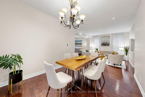 Photo 11 at 14 Kerr Lane, Bayview Northeast, Aurora