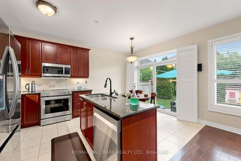Photo 12 at 14 Kerr Lane, Bayview Northeast, Aurora