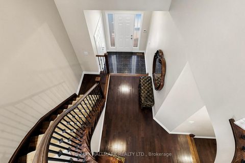 Photo 18 at 14 Kerr Lane, Bayview Northeast, Aurora
