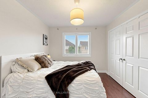 Photo 24 at 14 Kerr Lane, Bayview Northeast, Aurora
