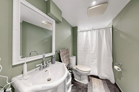 Photo 35 at 14 Kerr Lane, Bayview Northeast, Aurora