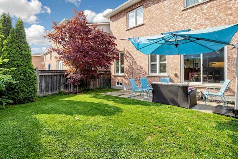 Photo 37 at 14 Kerr Lane, Bayview Northeast, Aurora