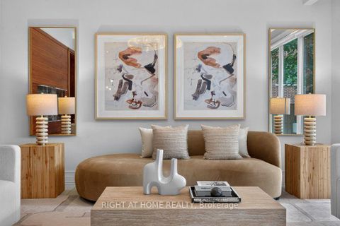 Photo 10 at 255 Willowdale Avenue, Willowdale East, Toronto