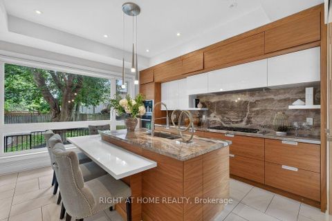 Photo 16 at 255 Willowdale Avenue, Willowdale East, Toronto