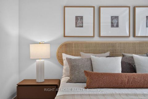 Photo 26 at 255 Willowdale Avenue, Willowdale East, Toronto