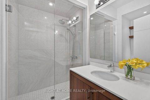Photo 36 at 255 Willowdale Avenue, Willowdale East, Toronto