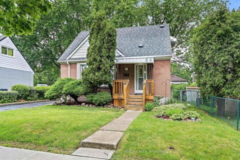 Photo 2 at 27 Hatfield Crescent, Old Rexdale, Toronto