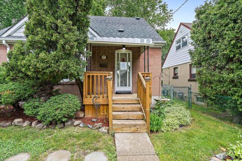 Photo 4 at 27 Hatfield Crescent, Old Rexdale, Toronto
