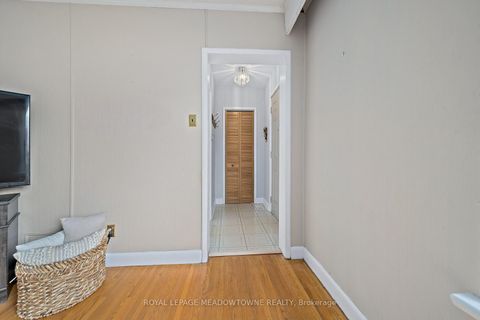 Photo 5 at 27 Hatfield Crescent, Old Rexdale, Toronto
