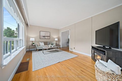 Photo 7 at 27 Hatfield Crescent, Old Rexdale, Toronto