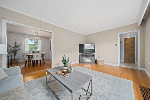 Photo 9 at 27 Hatfield Crescent, Old Rexdale, Toronto