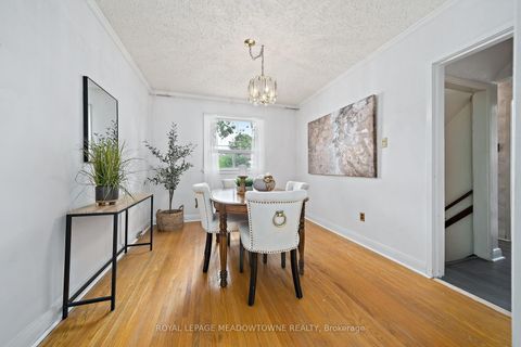 Photo 10 at 27 Hatfield Crescent, Old Rexdale, Toronto