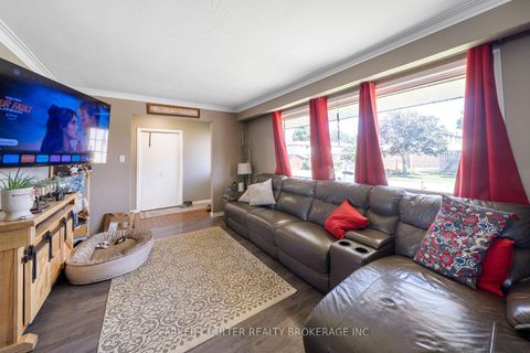 Photo 7 at 54 Ferris Lane, Cundles East, Barrie