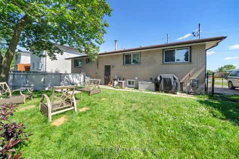 Photo 32 at 54 Ferris Lane, Cundles East, Barrie