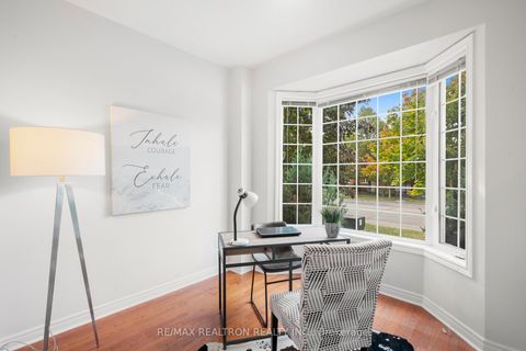 Photo 3 at 91 Gateway Drive, Bayview Wellington, Aurora