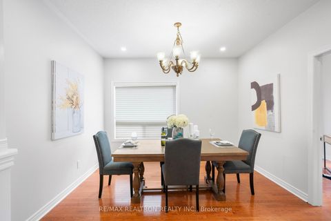 Photo 4 at 91 Gateway Drive, Bayview Wellington, Aurora