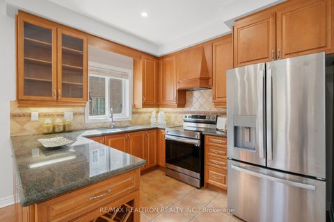 Photo 11 at 91 Gateway Drive, Bayview Wellington, Aurora