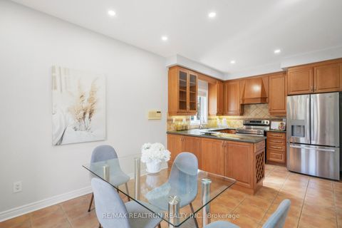 Photo 15 at 91 Gateway Drive, Bayview Wellington, Aurora