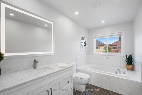 Photo 24 at 91 Gateway Drive, Bayview Wellington, Aurora