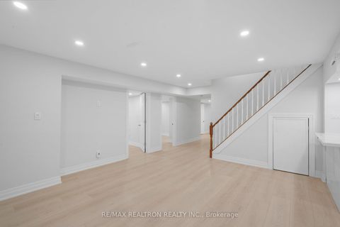 Photo 35 at 91 Gateway Drive, Bayview Wellington, Aurora